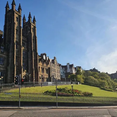 Lovely 2 Bedroom Flat In The Heart Of The City EDI Exterior foto